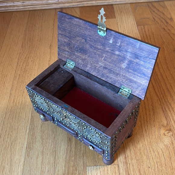 Wood treasure box - Picture 8 of 16